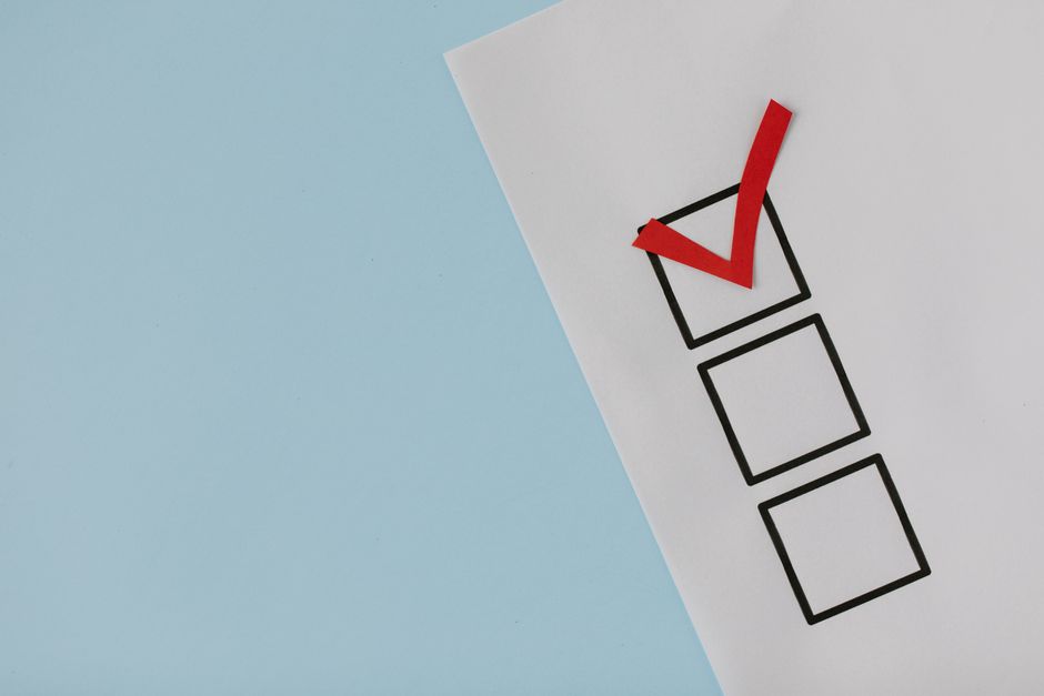 ¿Tus eventos GA4 miden lo mismo que apunta comercial en el CRM? Checklist de auditoría