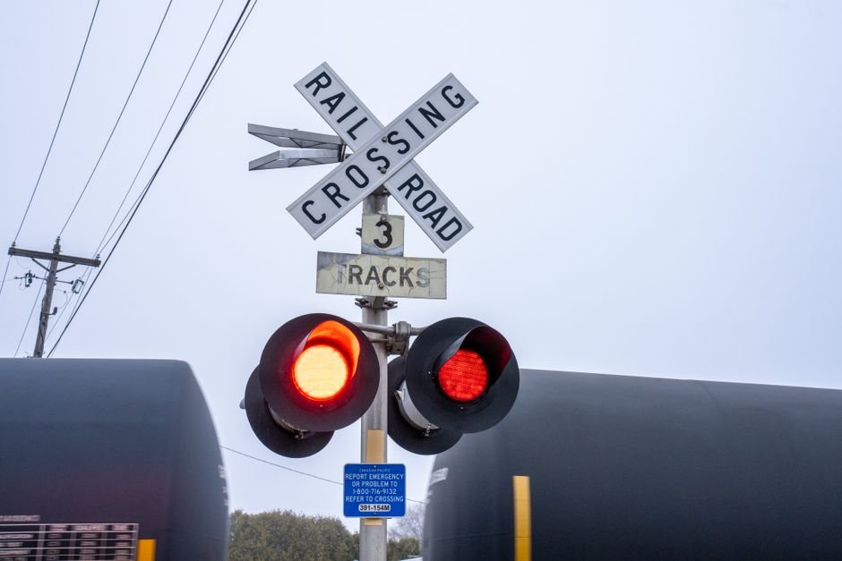 Cross-domain tracking for ads that land on a different host