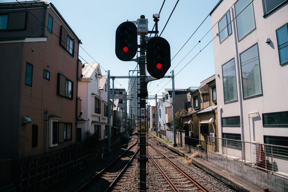 Cross-domain tracking when your ads land on a different host