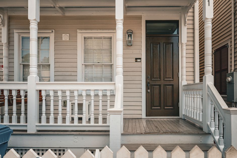 How residential locksmith companies stop paying for tutorial clicks and start booking truck rolls