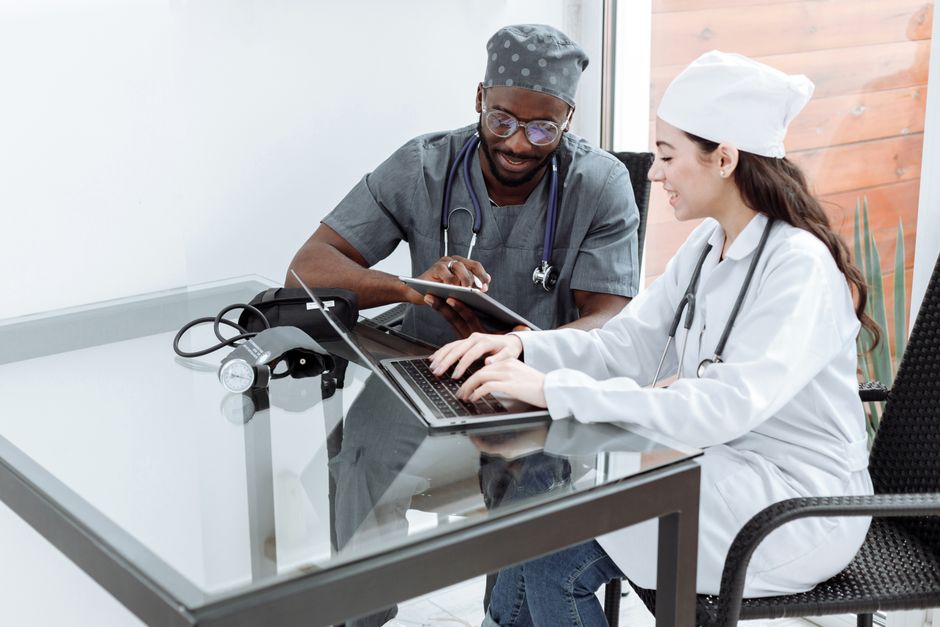 Paid search for doctors in Australia: intent, offers, and response speed