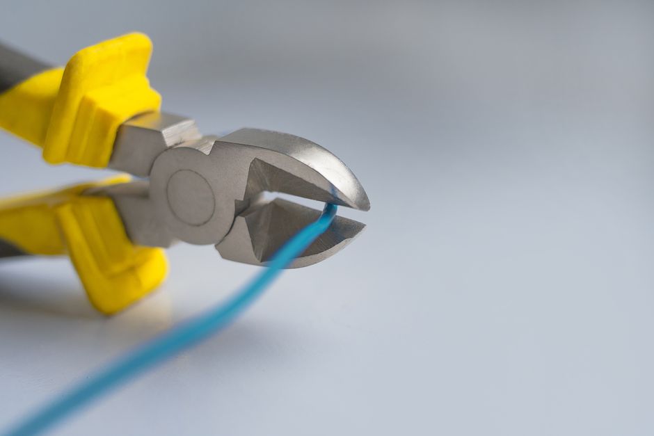 Electrician Lead Generation in the US: Calls, Trust, and Tracking