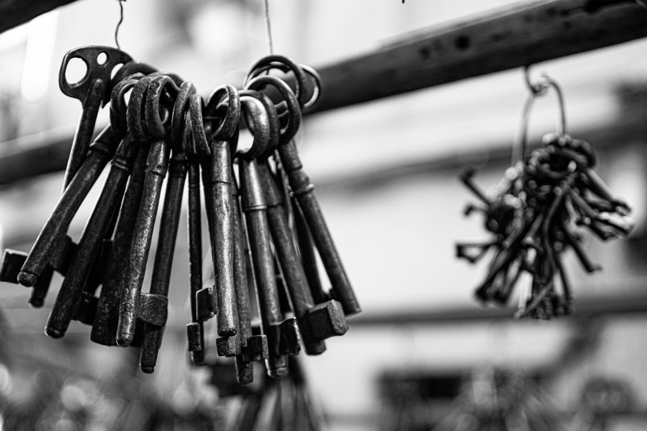 Emergency locksmith landing page conversion checklist (US)