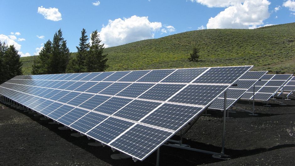 What do Google Ads cost for solar panel cleaning in Singapore?