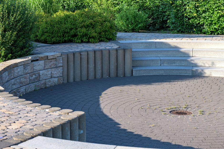 Google Ads mistakes that burn budget for retaining wall companies