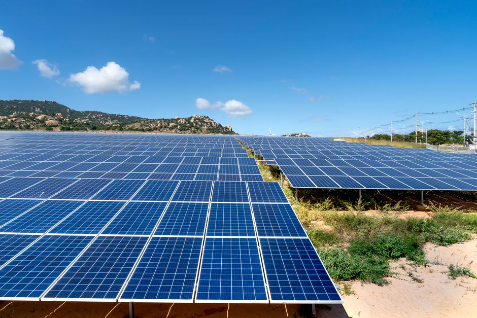 How Singapore solar companies turn paid clicks into booked surveys with intent-split landing pages