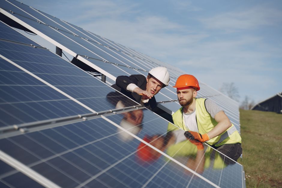 How Singapore solar companies turn paid clicks into booked surveys with intent-split landing pages