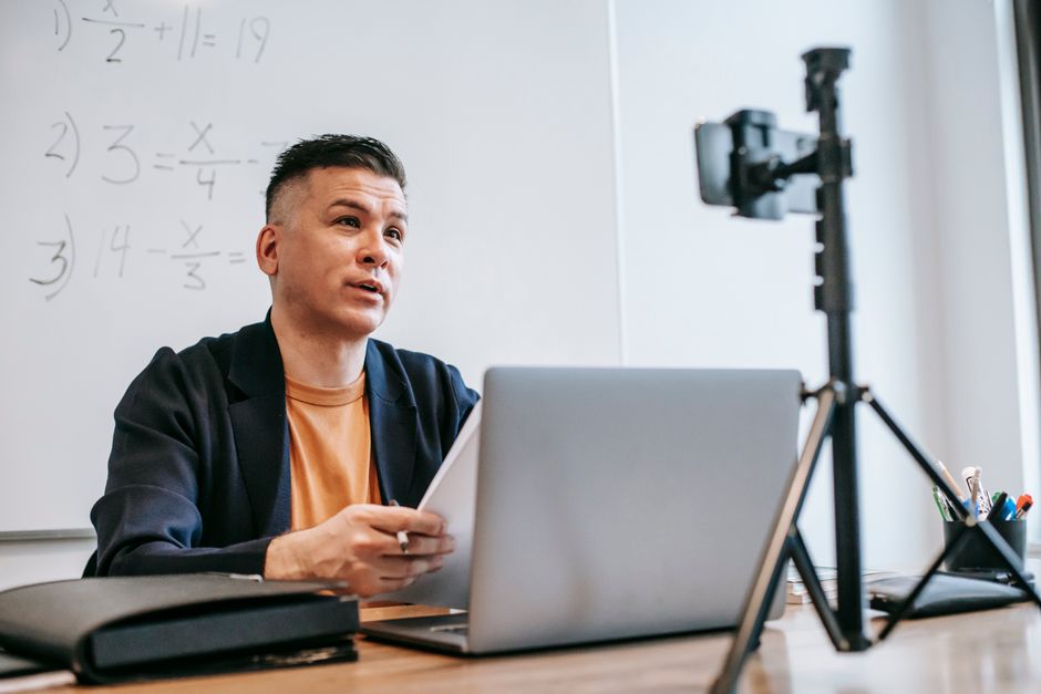 Lead tracking for education and edtech companies in the UK