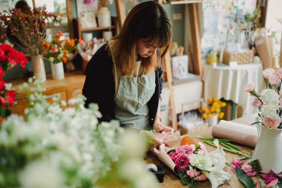 Why your Google Ads account thinks a $32 bunch and a $3,100 wedding install are the same lead