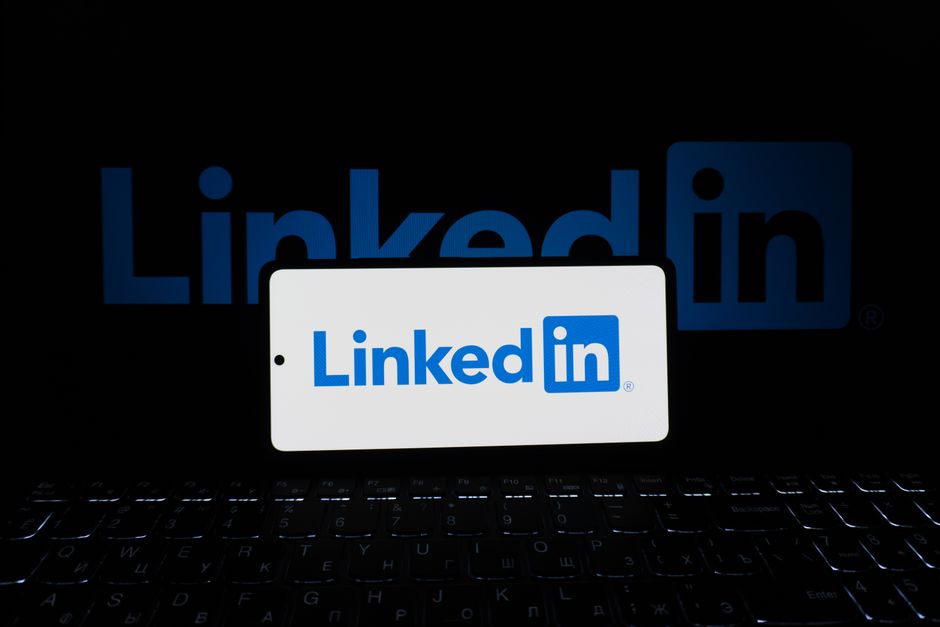 LinkedIn Ads for B2B Lead Gen: What Actually Gets Meetings Booked