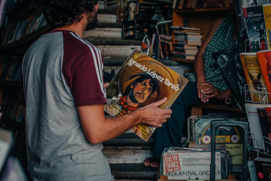 Meta Ads benchmarks for Bookstores lead gen in the UK