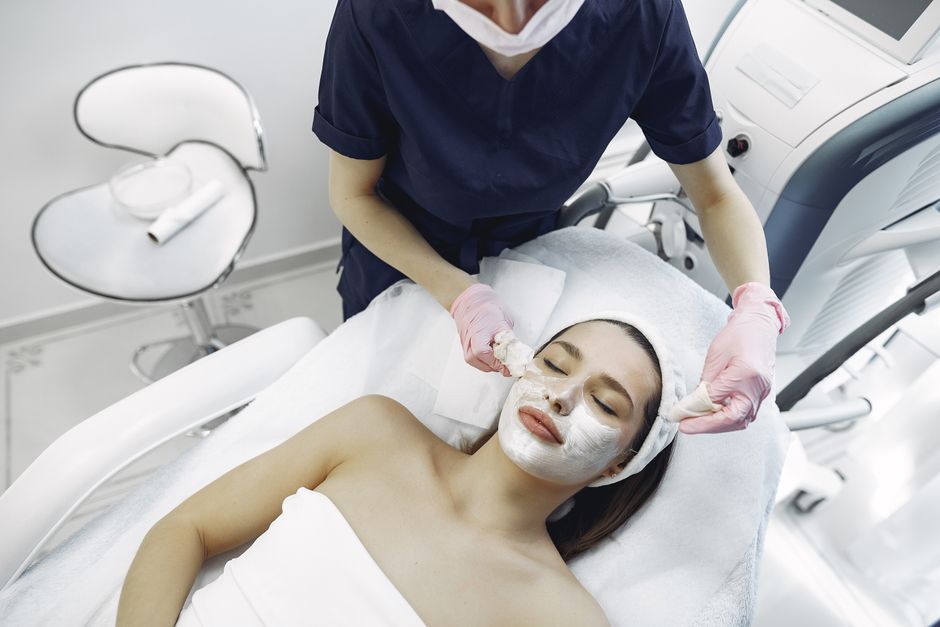 Meta Ads benchmarks for Medical Aesthetics and Cosmetic Dermatology lead gen in Singapore
