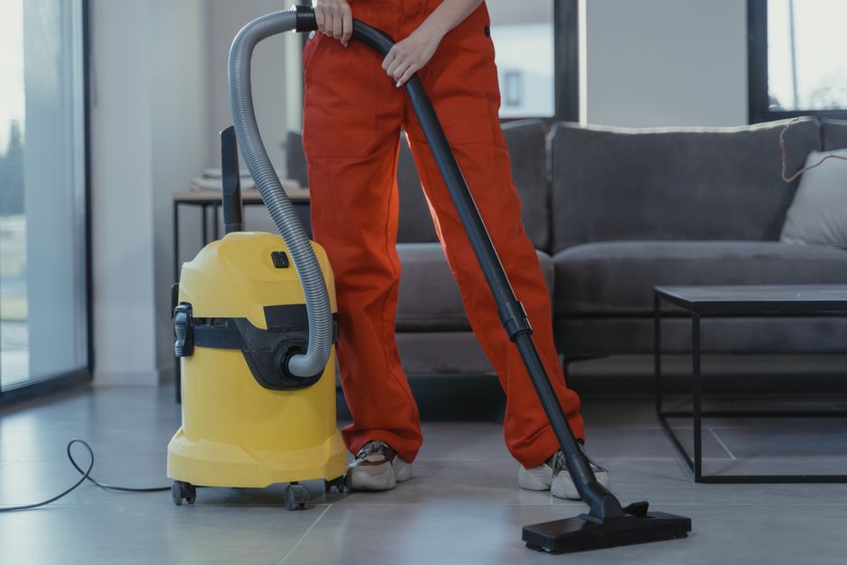 Google Ads for commercial cleaning companies: a playbook to book more buildings