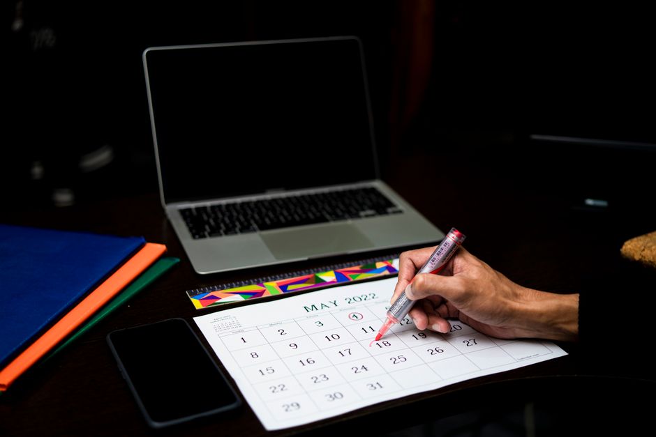 How to run an SEO content calendar without a writing team behind you