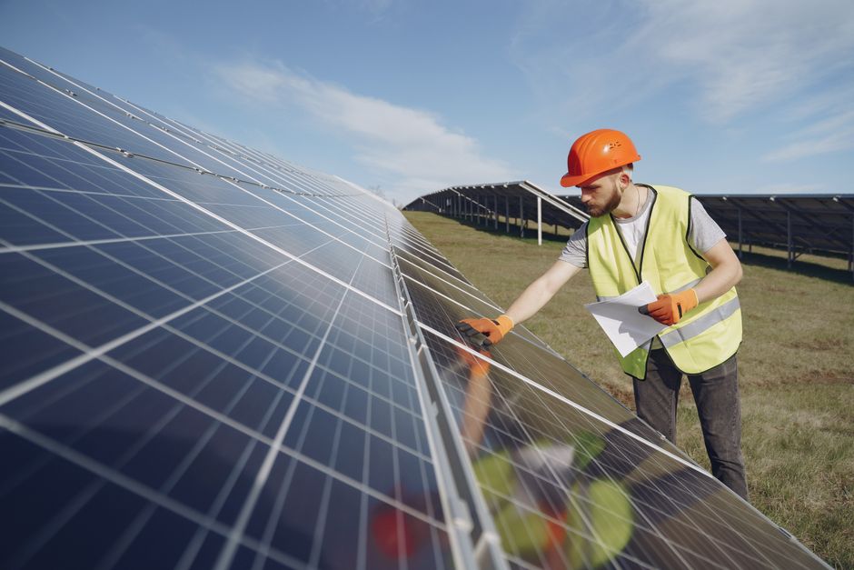 Google Ads for Solar Panel Cleaning: Match Intent, Sharpen the Offer, and Win the Call