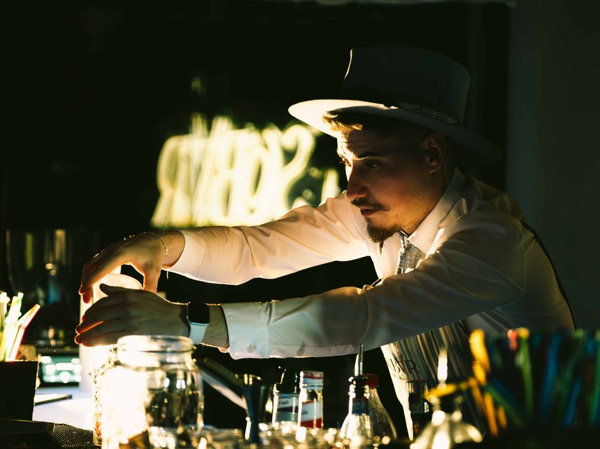 What actually converts on an Australian bars and nightlife website?
