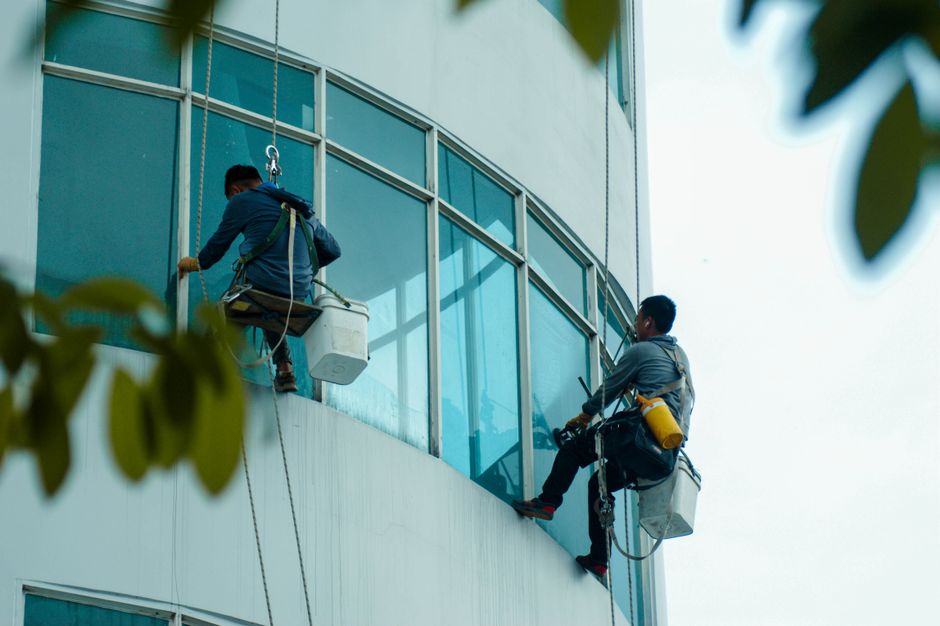 Why Most Singapore Cleaning Service Websites Generate Noise Instead of Qualified Pipeline