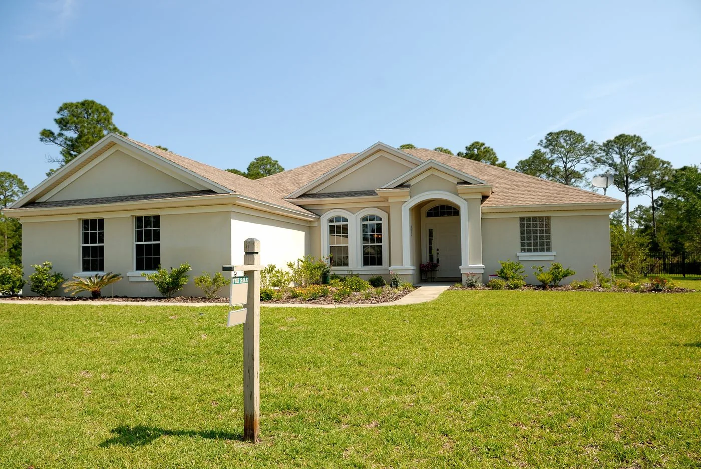 Well-secured residential property with clear front access. Photo by Pixabay on Pexels